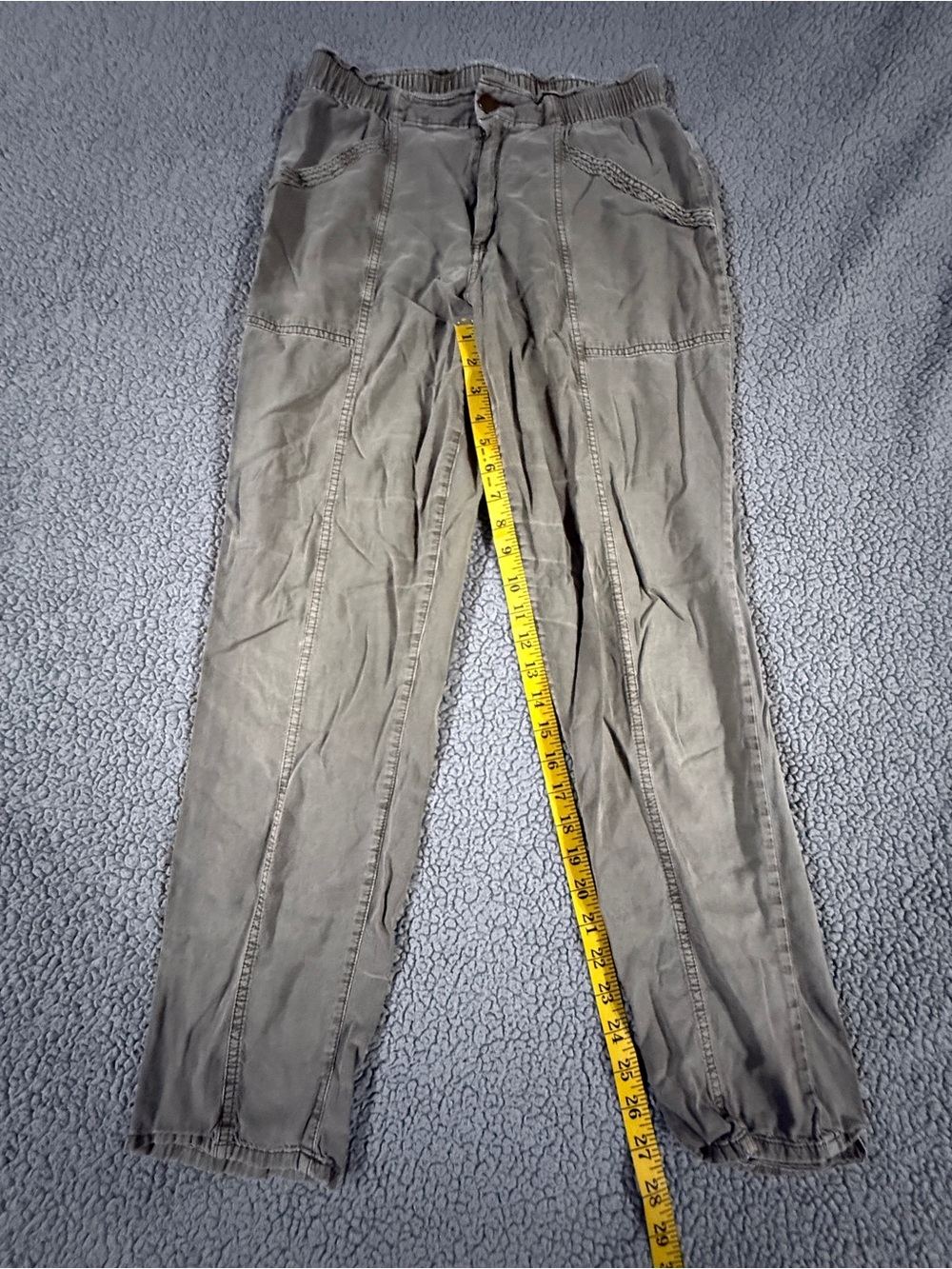 Relaxed Cargo Joggers for Women in Olive Gray